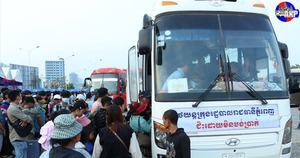 Le service de bus public gratuit prêt pour le Nouvel An khmer